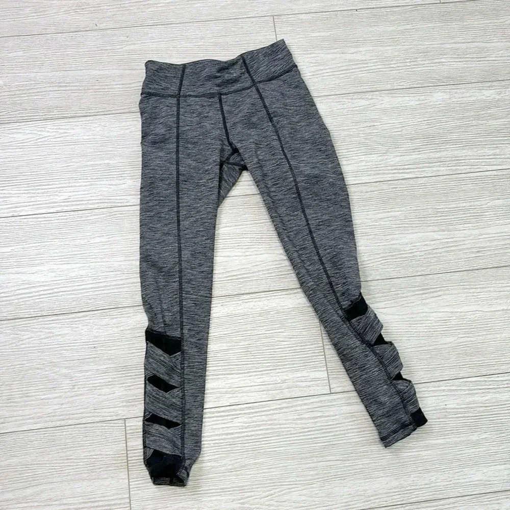 Athleta Girl Capri Leggings Size M 8/10 Gray Mesh Cut Out Cross Crop